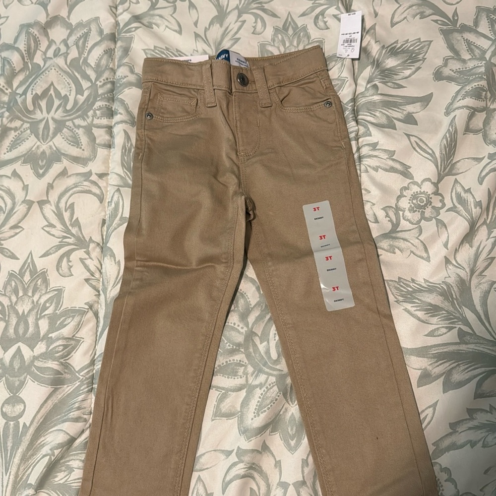 Old navy size 3T skinny jeans new with tags